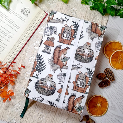 Book cover "Scoiattoli e topi" | Custodia per libri regolabile