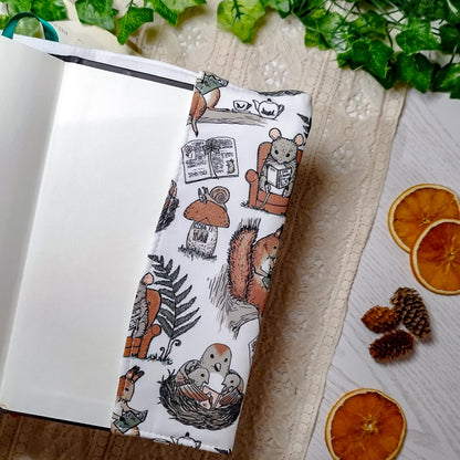 Book cover "Scoiattoli e topi" | Custodia per libri regolabile