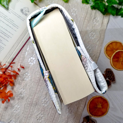 Book cover "Dadi e fiori" | Custodia per libri regolabile