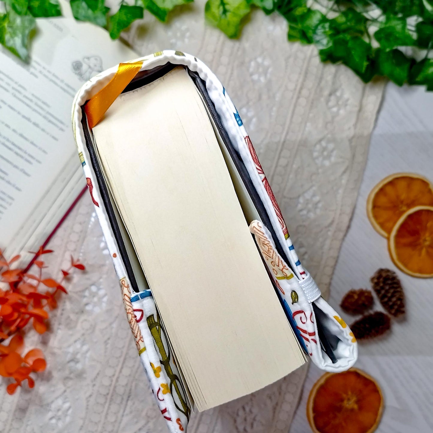 Book cover "Libri romantici" | Custodia per libri regolabile