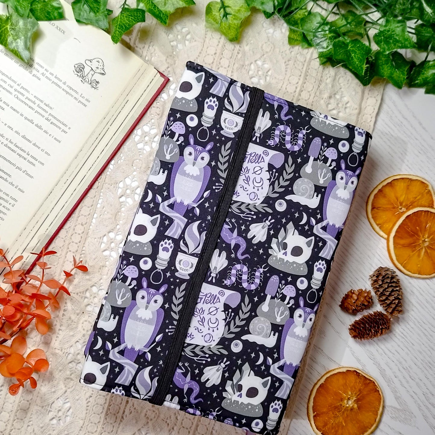 Book cover "Bosco della strega" | Custodia per libri regolabile