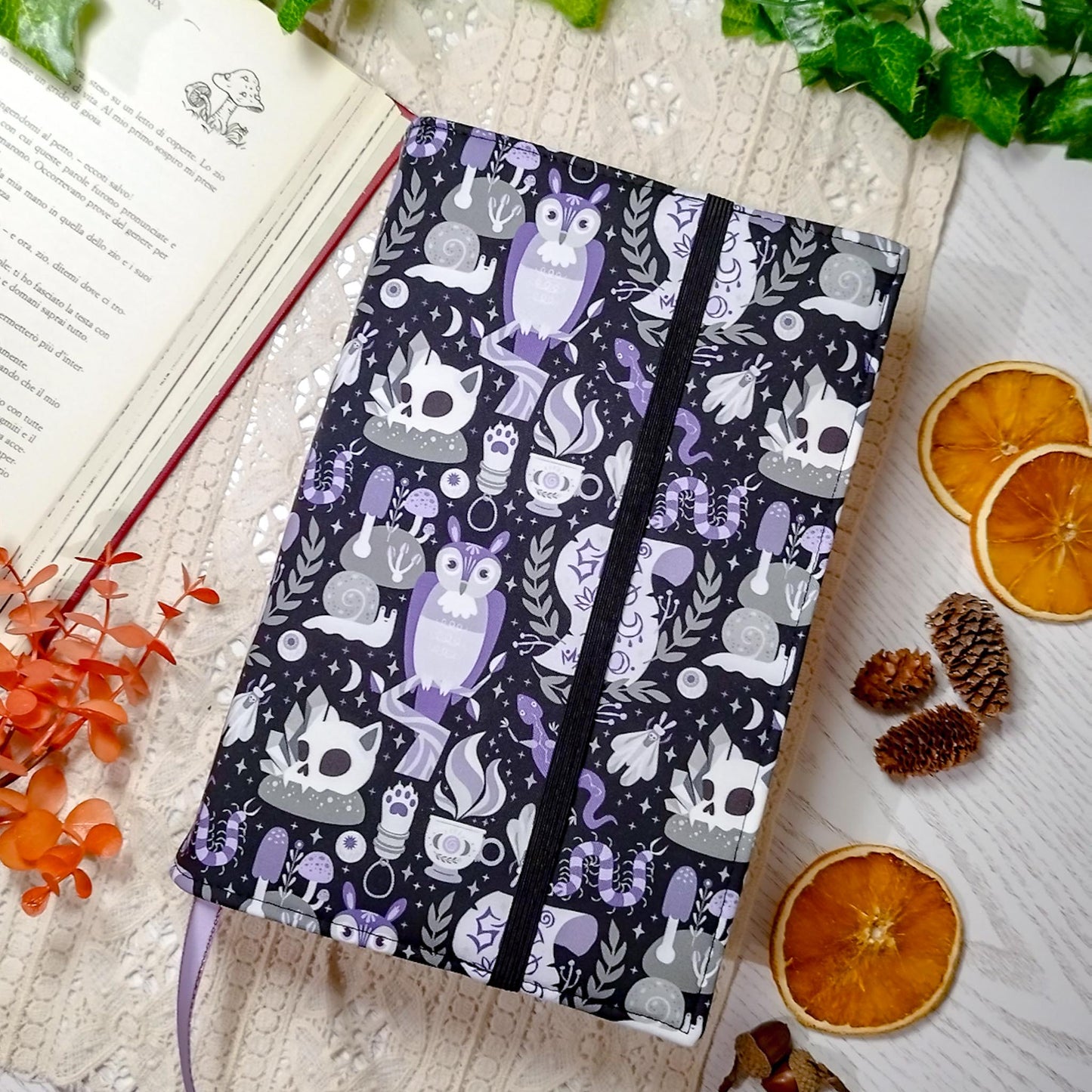 Book cover "Bosco della strega" | Custodia per libri regolabile