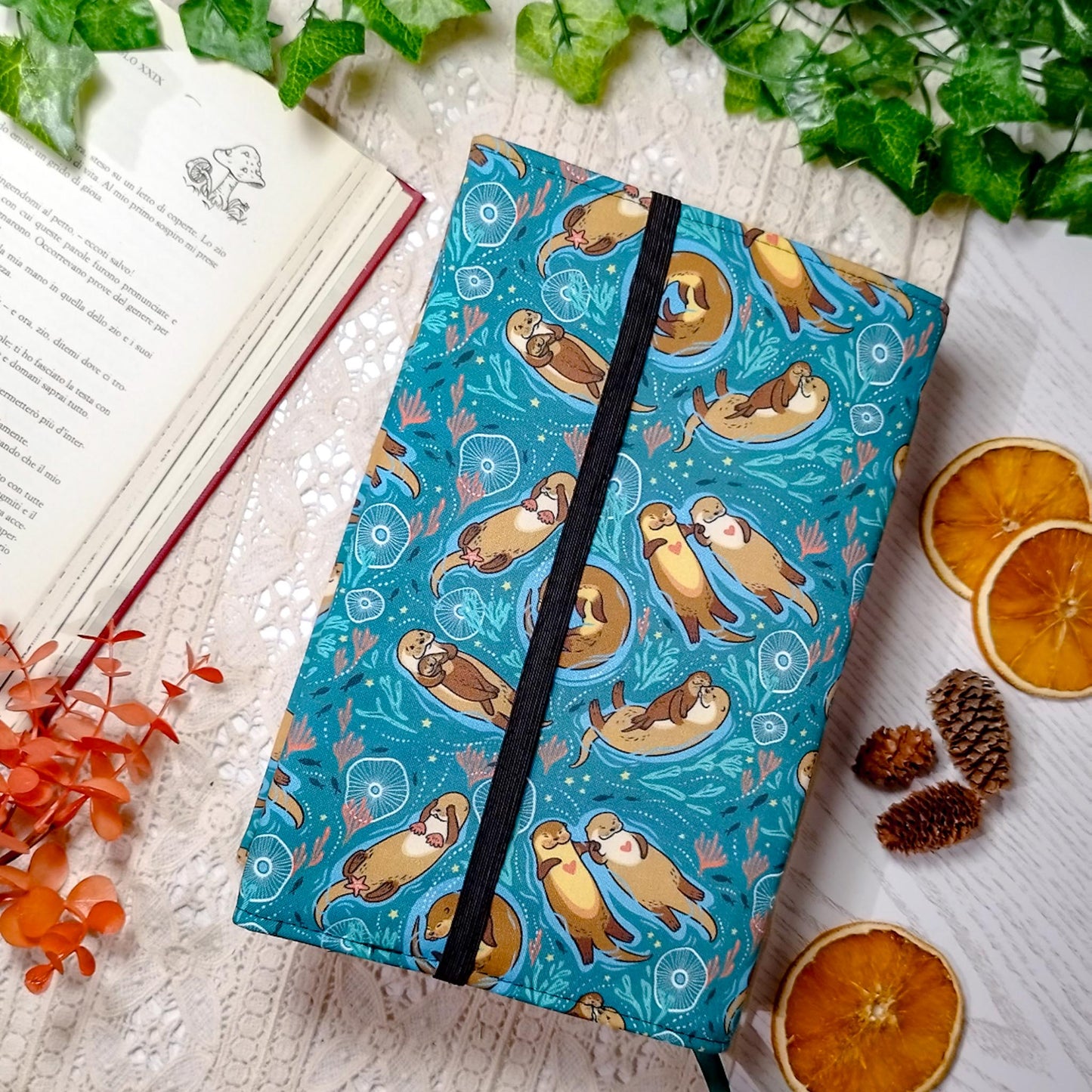 Book cover "Lontre innamorate" | Custodia per libri regolabile