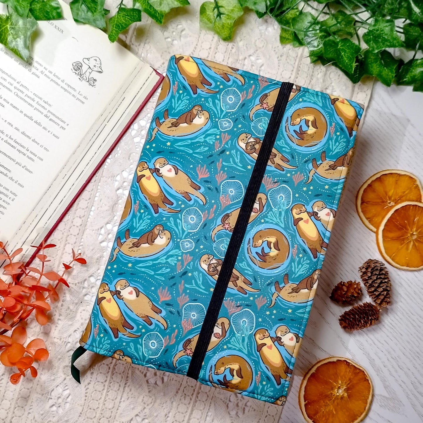 Book cover "Lontre innamorate" | Custodia per libri regolabile