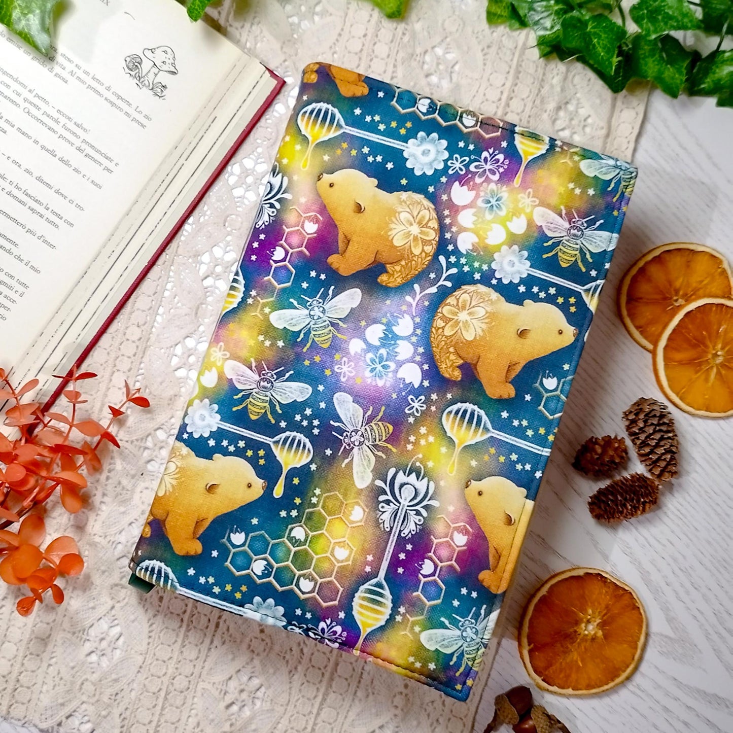 Book cover "Orsi e api" | Custodia per libri regolabile