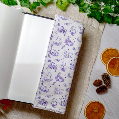 Book cover "Gatti in giardino" | Custodia per libri regolabile