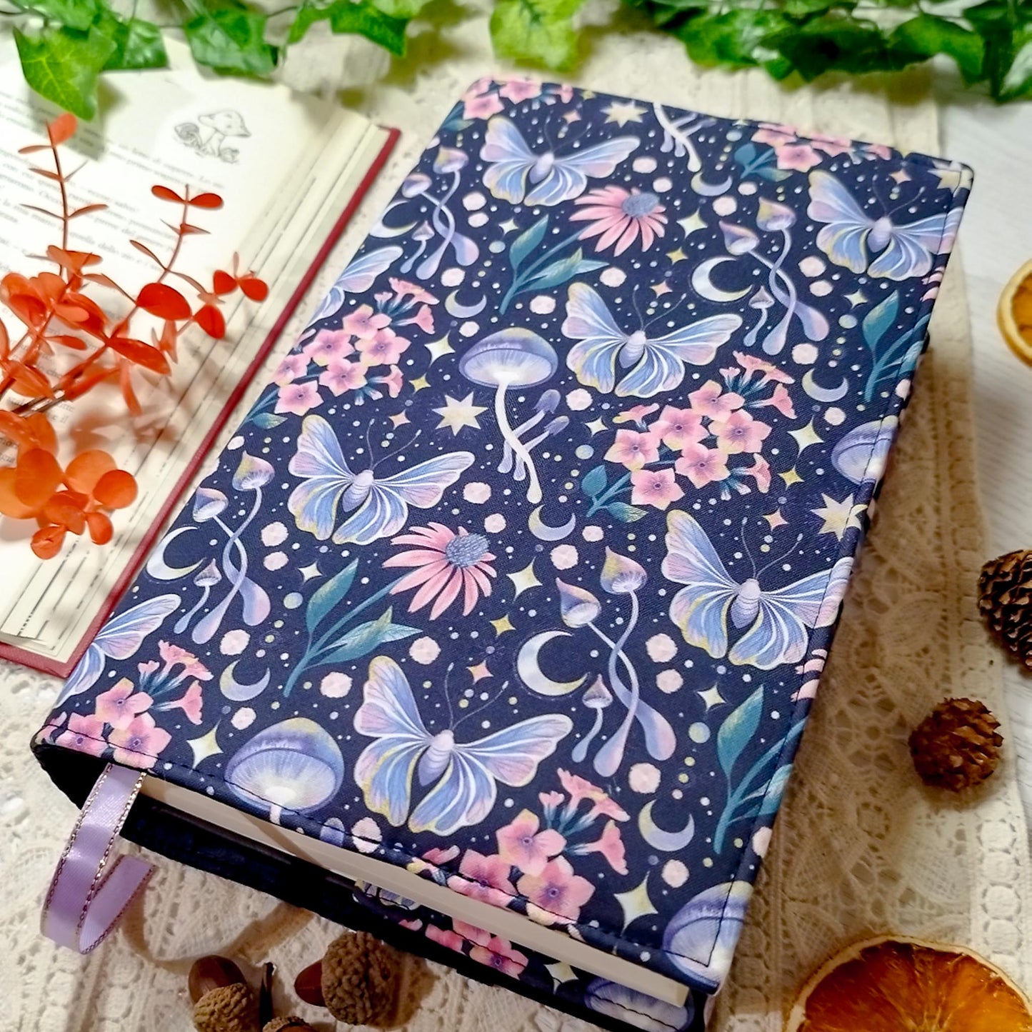 Book cover "Falene e meduse" | Custodia per libri regolabile