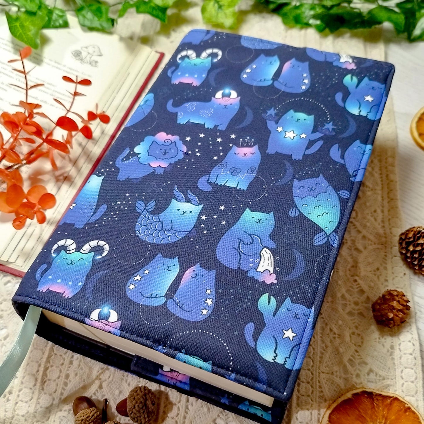 Book cover "Gatti zodiaco" | Custodia per libri regolabile