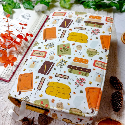 Book cover "Libri in autunno" | Custodia per libri regolabile