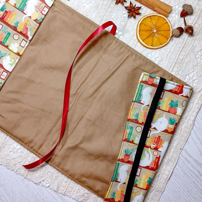 Book cover "Gatti in libreria beige" | Custodia per libri regolabile