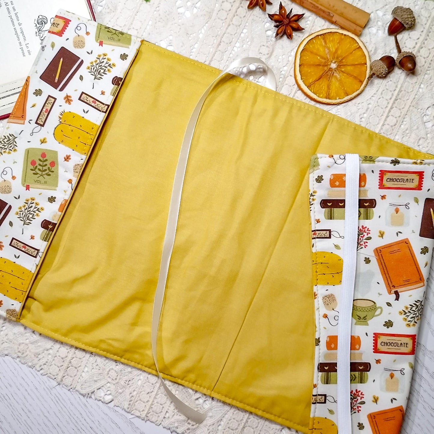 Book cover "Libri in autunno" | Custodia per libri regolabile