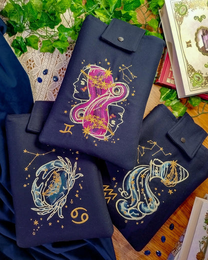 Book sleeve ricamata segni zodiacali "Ariete" | Custodia per libri e cover Kindle