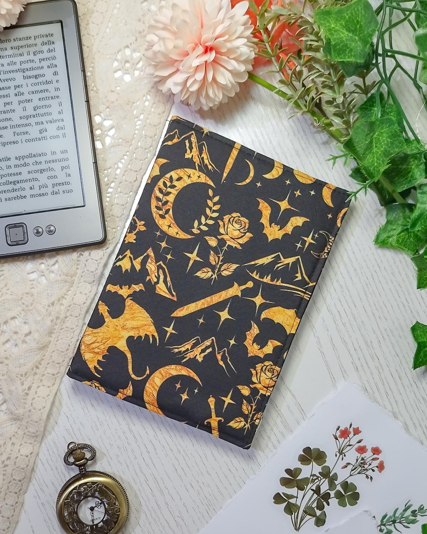 Cover rigida rimovibile per ebook reader Kindle e Kobo "Draghi dorati"