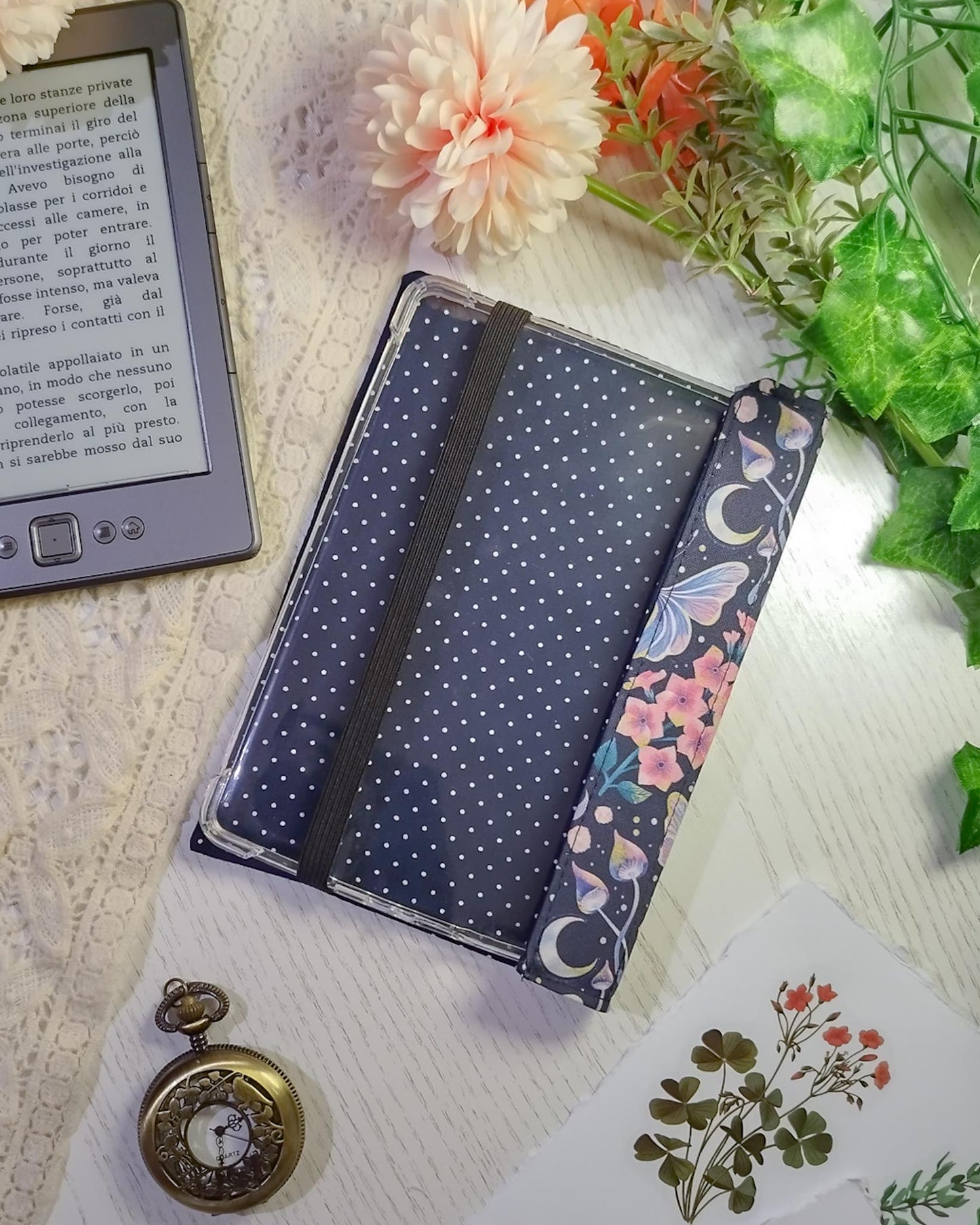 Cover rigida rimovibile per ebook reader Kindle e Kobo "Falene e meduse"