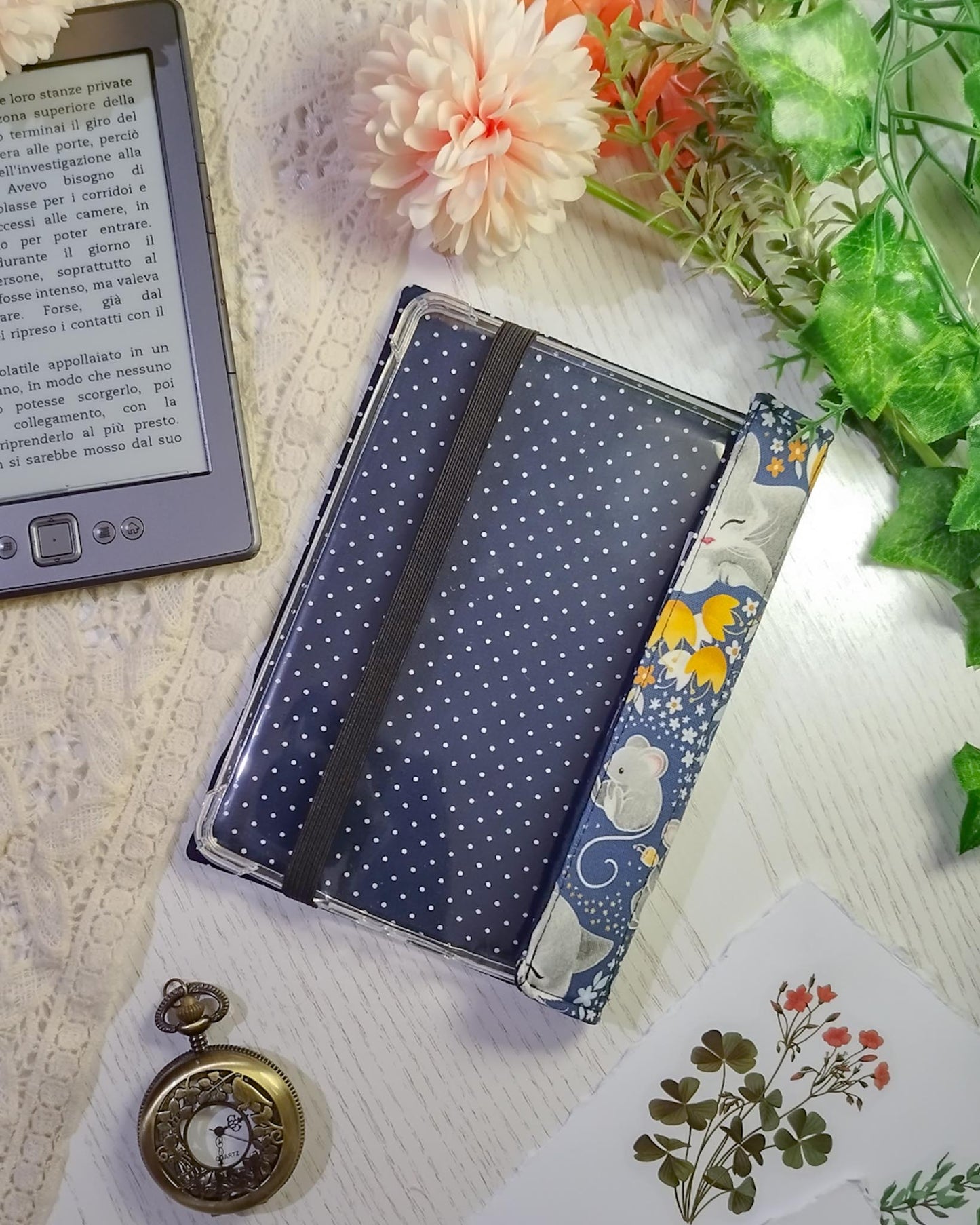 Cover rigida rimovibile per ebook reader Kindle e Kobo "Gatti e topi"