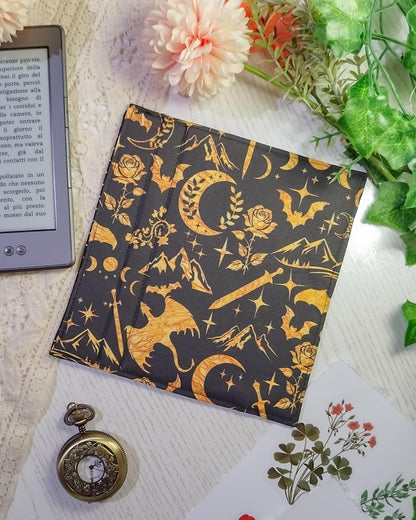 Cover rigida rimovibile per ebook reader Kindle e Kobo "Draghi dorati"