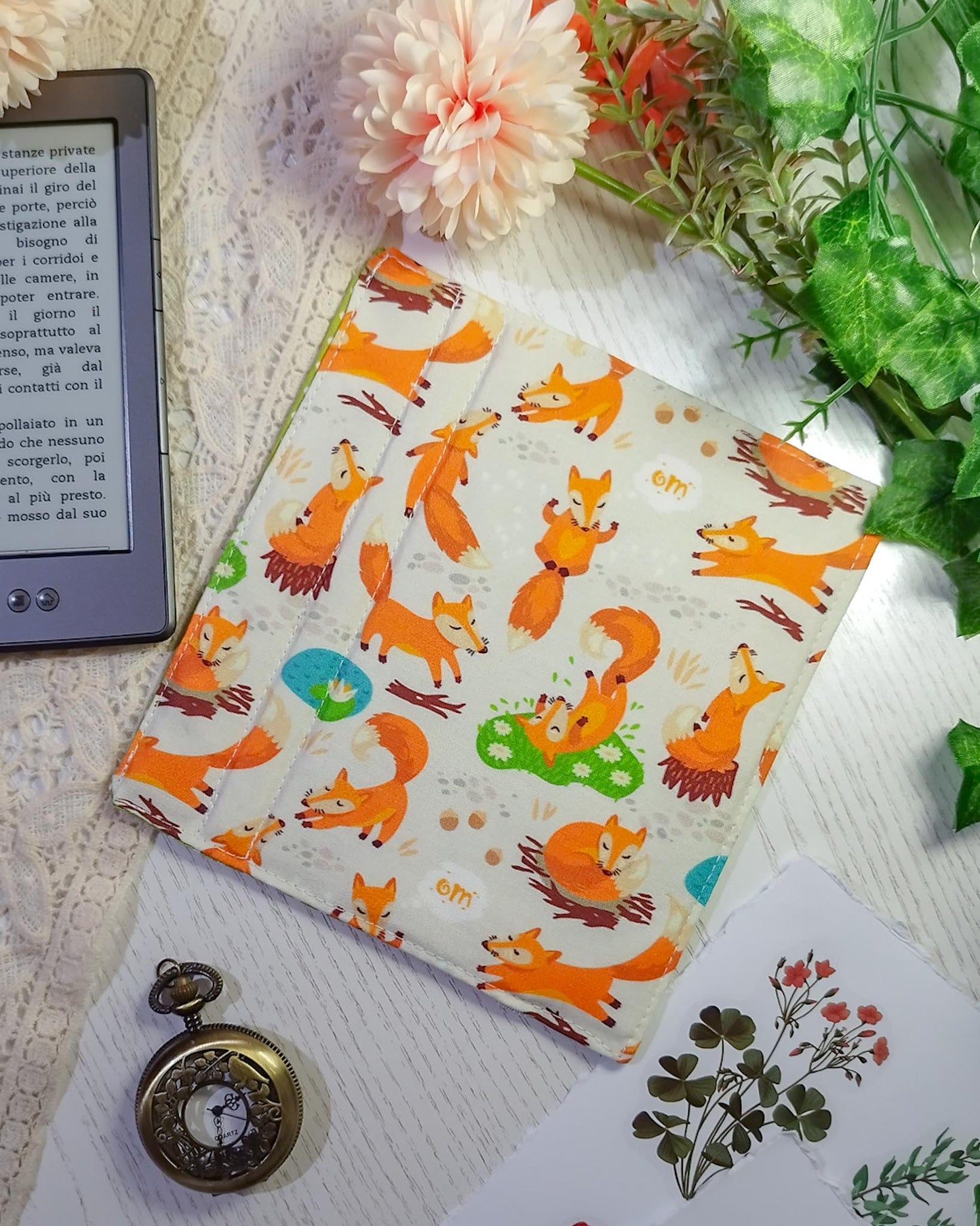 Cover rigida rimovibile per ebook reader Kindle e Kobo "Volpi in autunno"