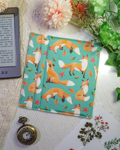 Cover rigida rimovibile per ebook reader Kindle e Kobo "Volpi e foglie"