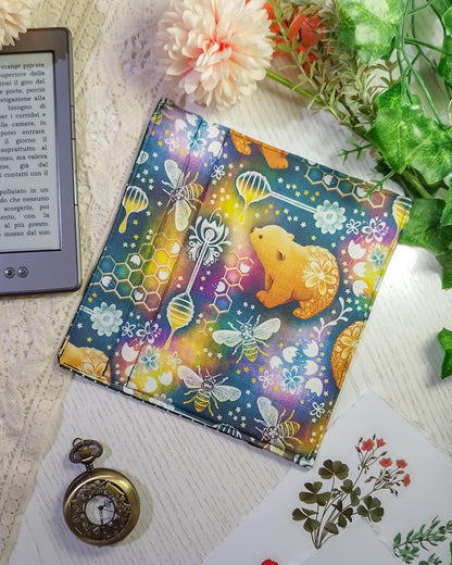 Cover rigida rimovibile per ebook reader Kindle e Kobo "Orsi e api"