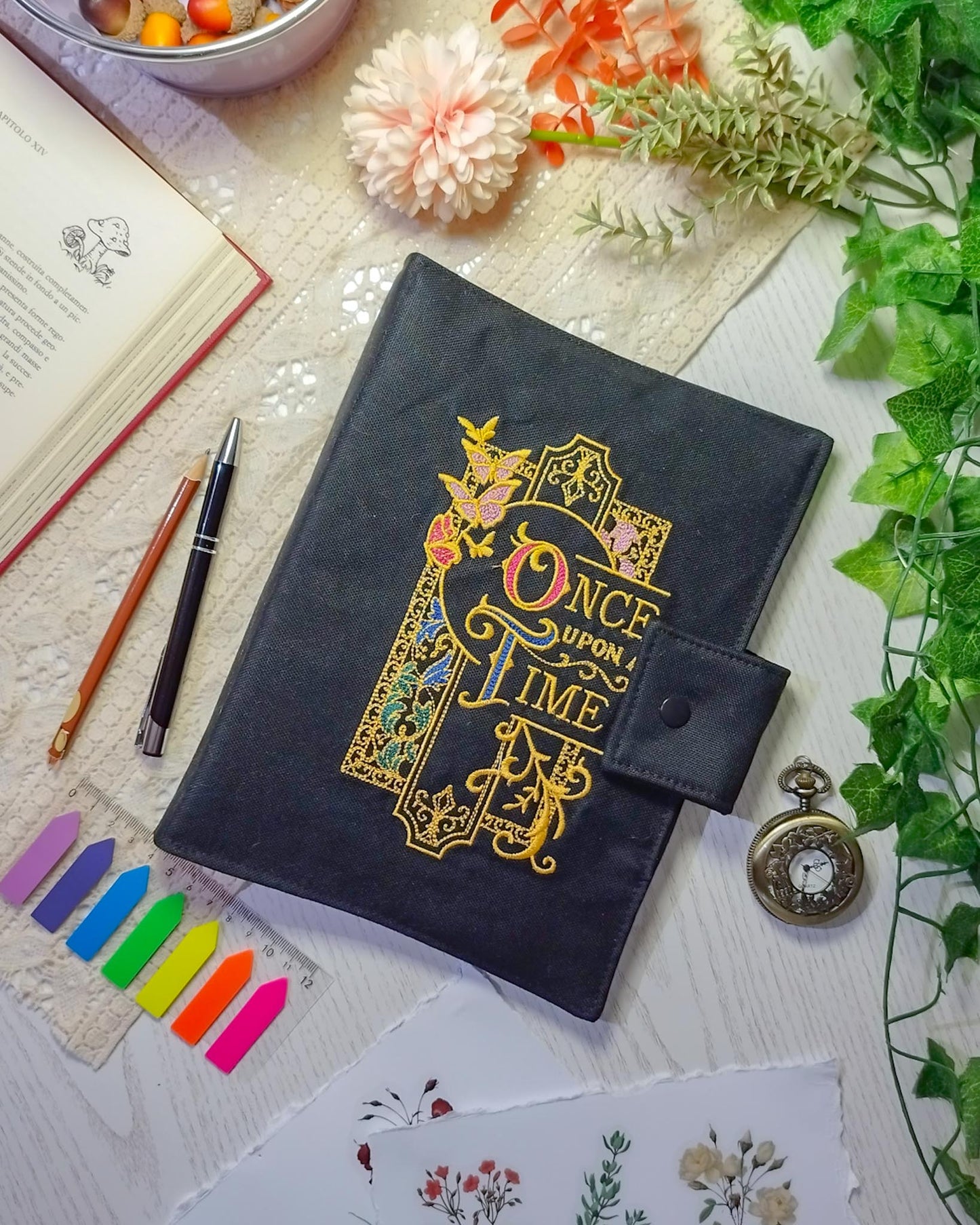Raccoglitore ad anelli ricamato A5 e A6 "Once upon a time"