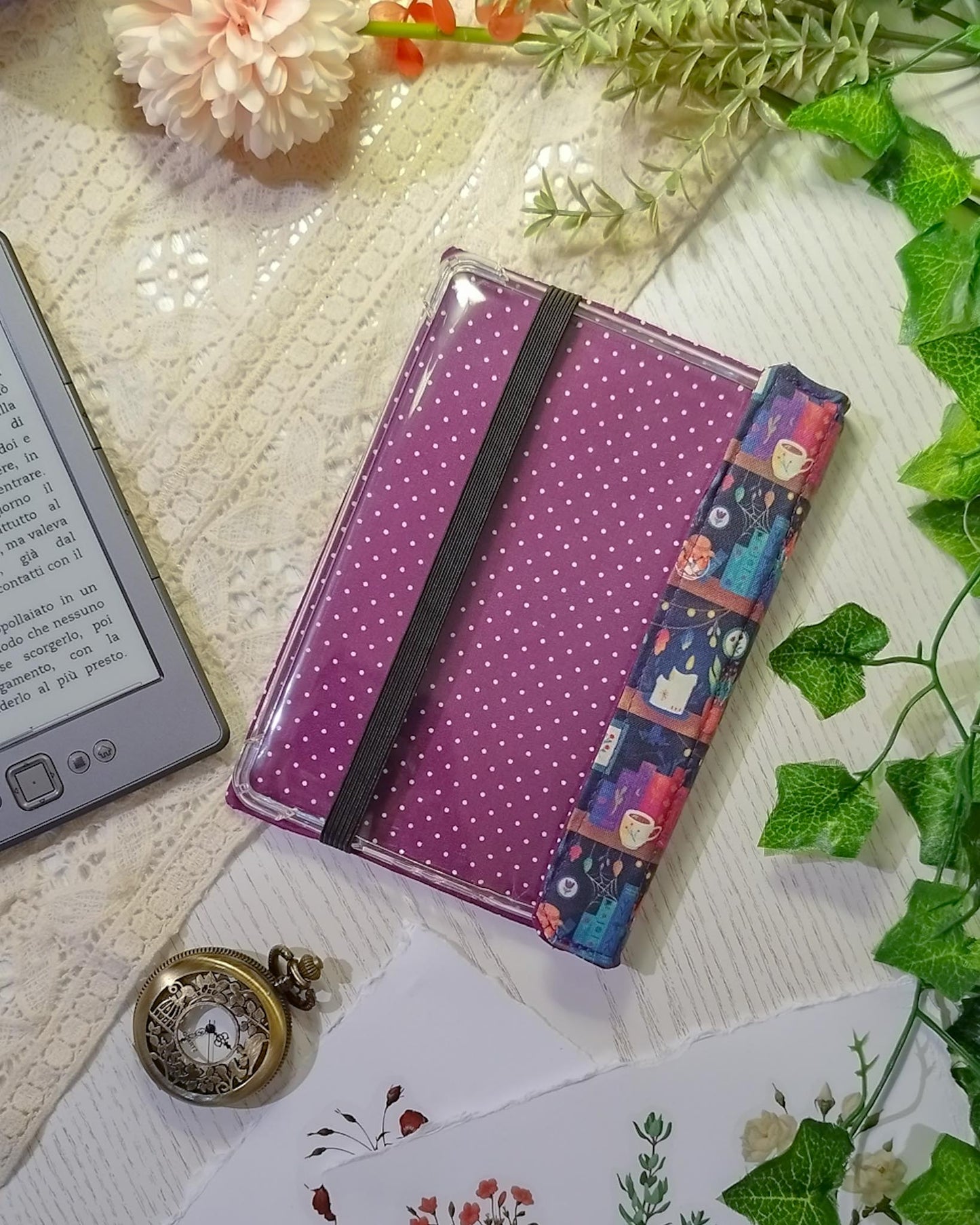 Cover rigida rimovibile per ebook reader Kindle e Kobo "Libri e candele delle streghe"