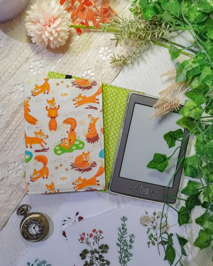 Cover rigida rimovibile per ebook reader Kindle e Kobo "Volpi in autunno"