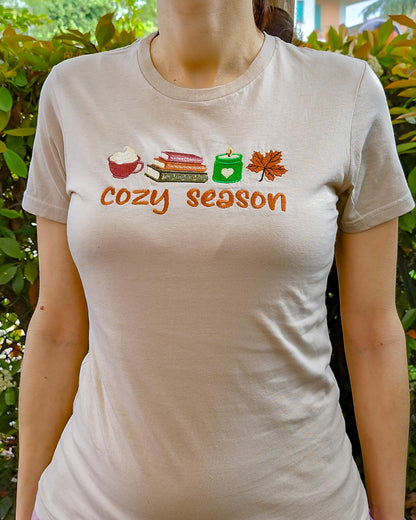 Maglietta in cotone ricamata "Cozy season"