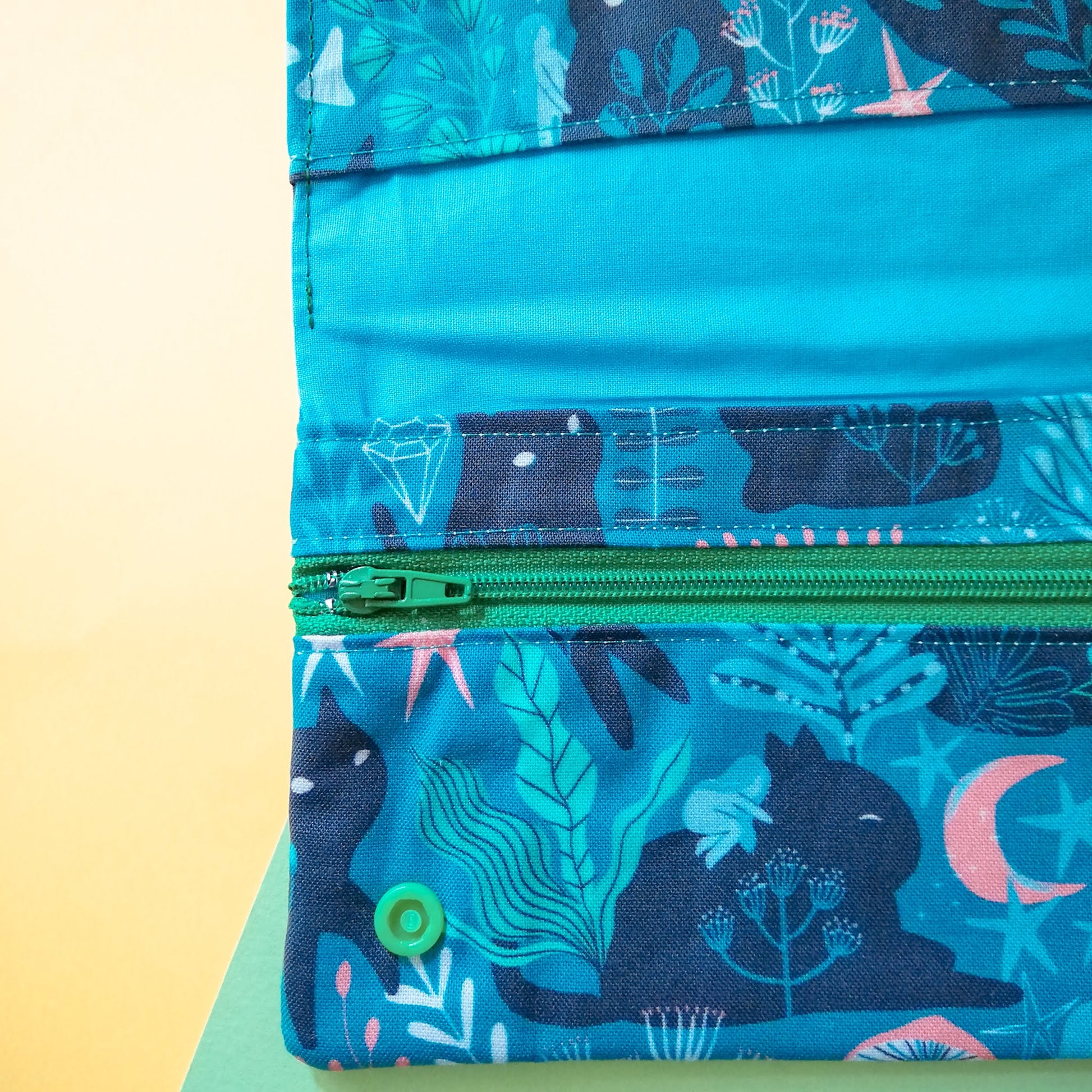 Porta tabacco Gatti neri nel bosco