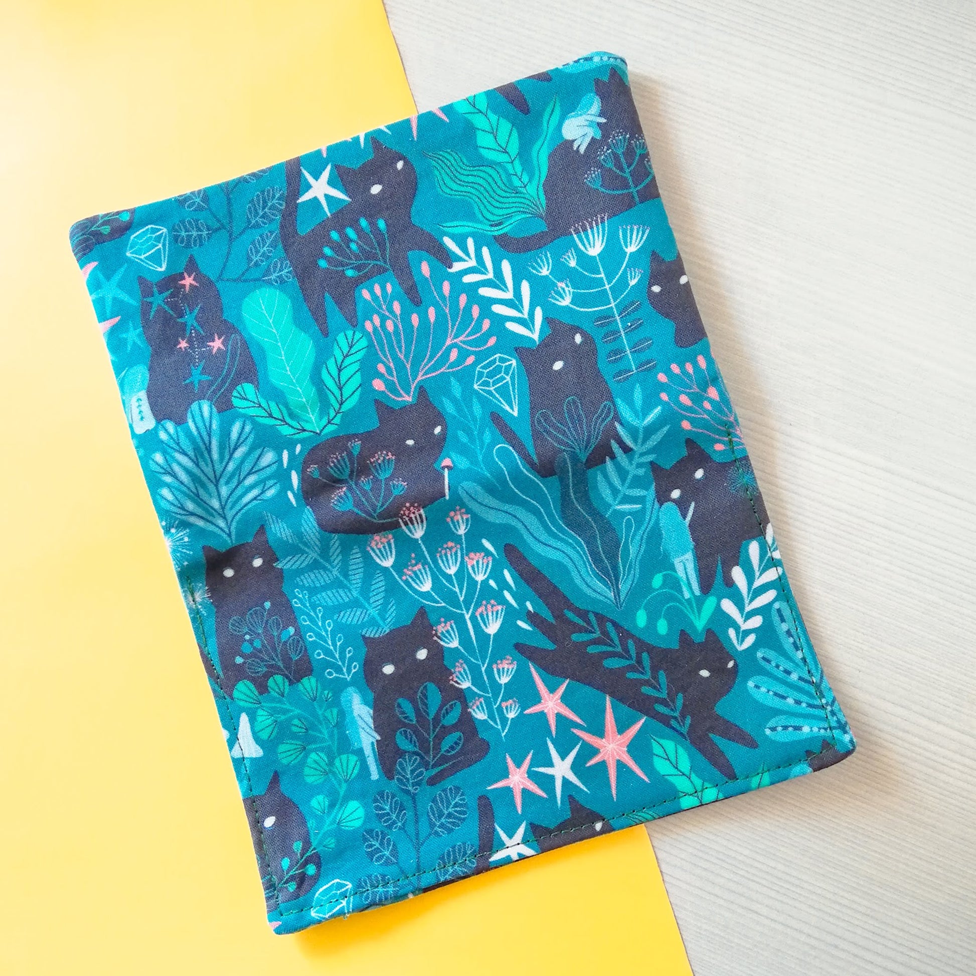 Porta tabacco Gatti neri nel bosco