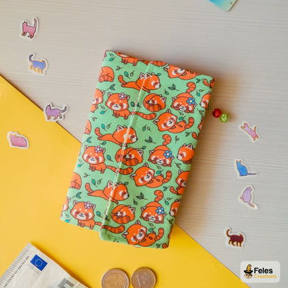 Portafoglio Panda rossi nei prati