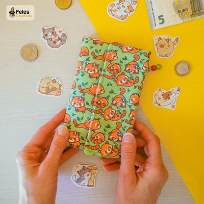 Portafoglio Panda rossi nei prati