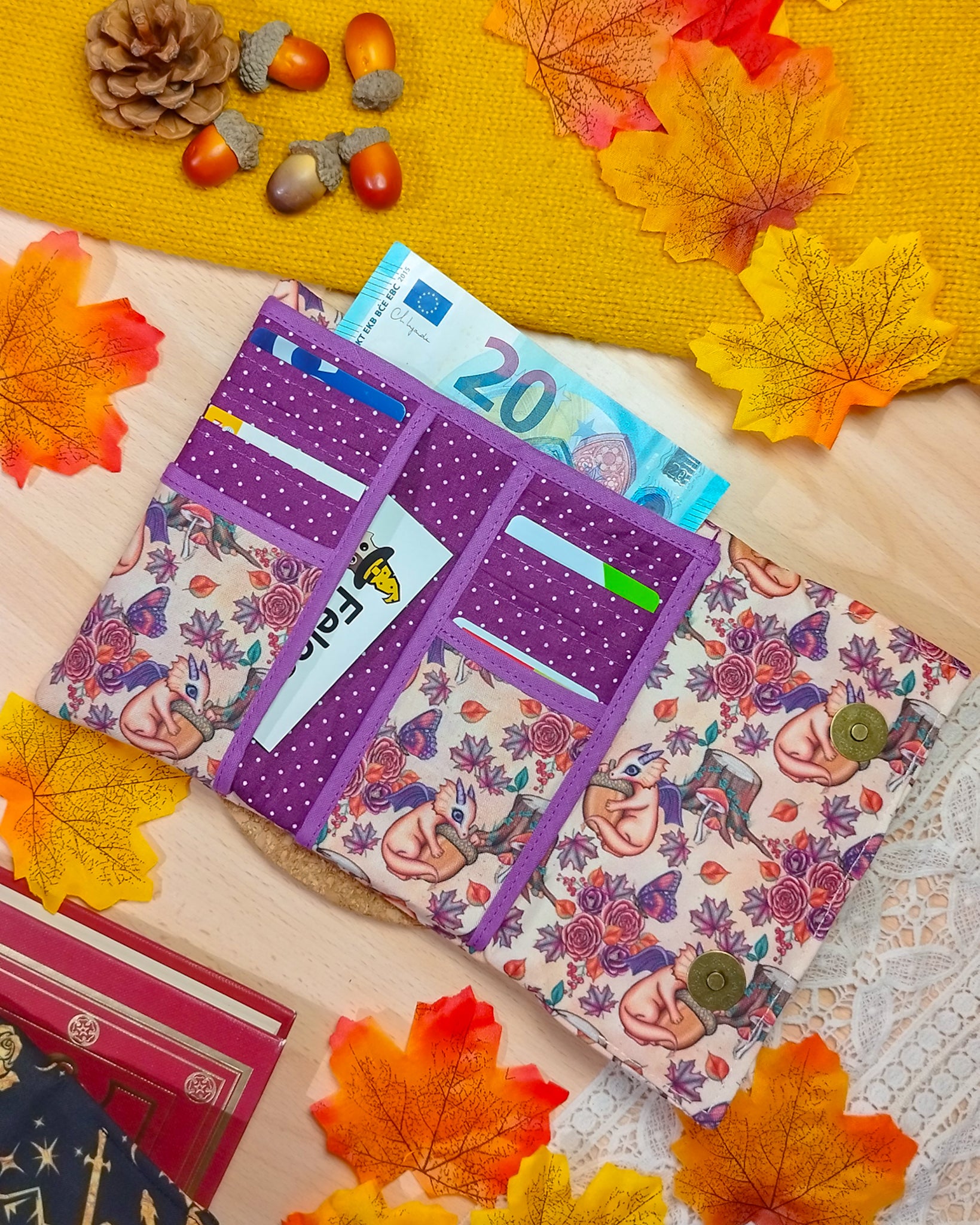 Portafoglio fantasy draghi in autunno - tasche