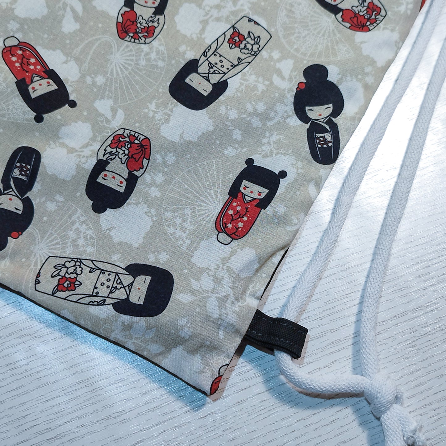 Sacca_zaino_fantasy_in_cotone_foderata_kokeshi_giapponesi_grigio_