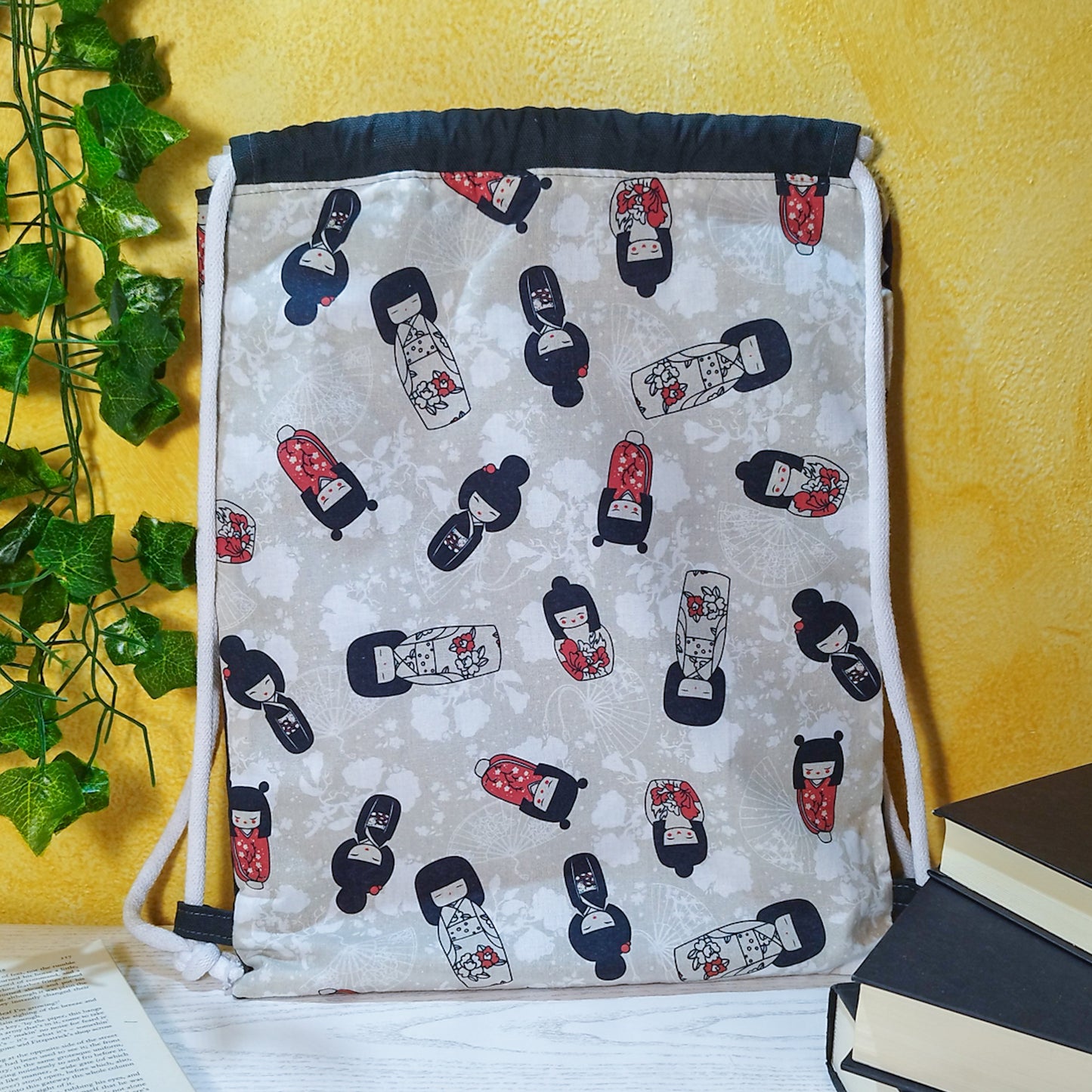 Sacca_zaino_fantasy_in_cotone_foderata_kokeshi_giapponesi_grigio_