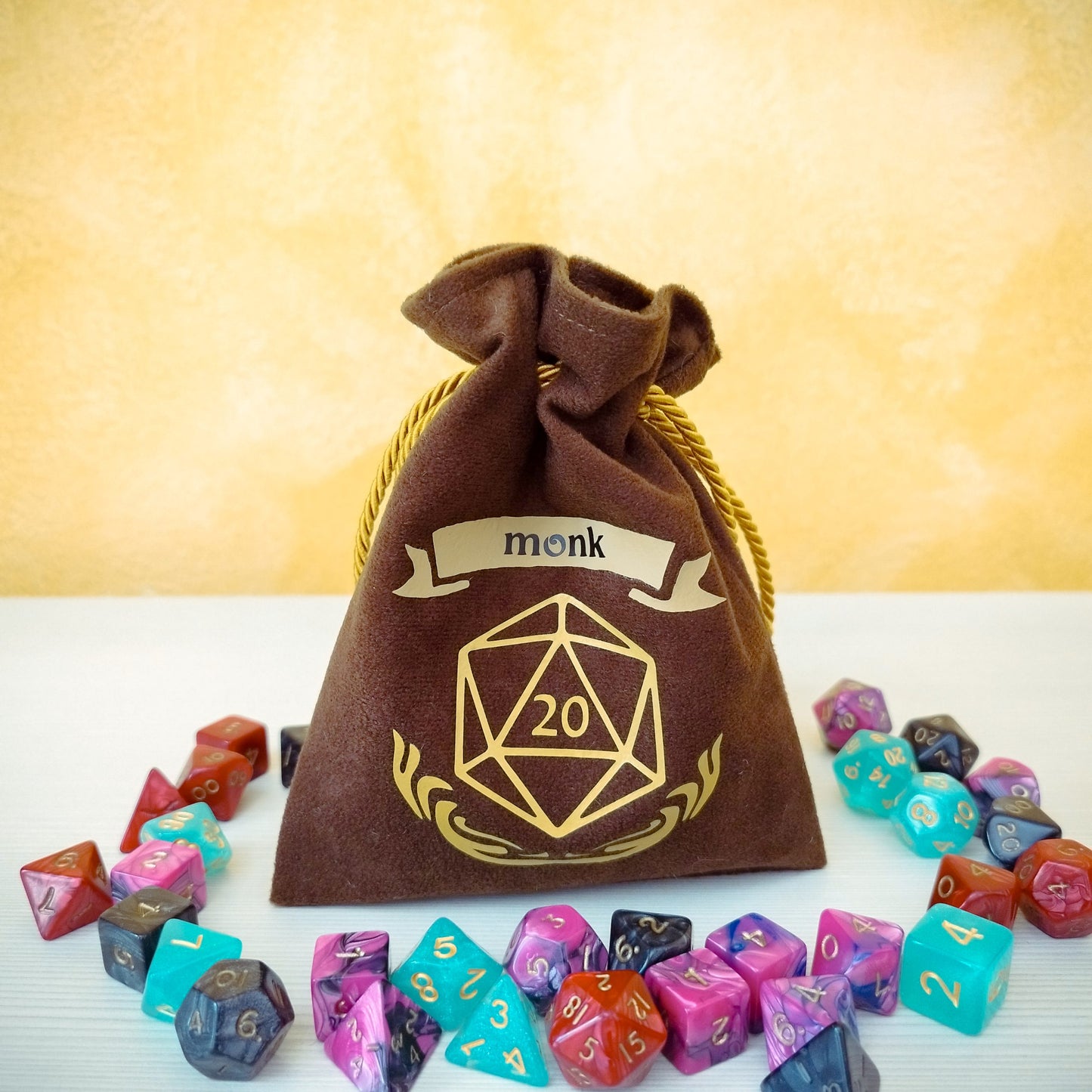 Sacchetto porta dadi classe "Monk" con D20