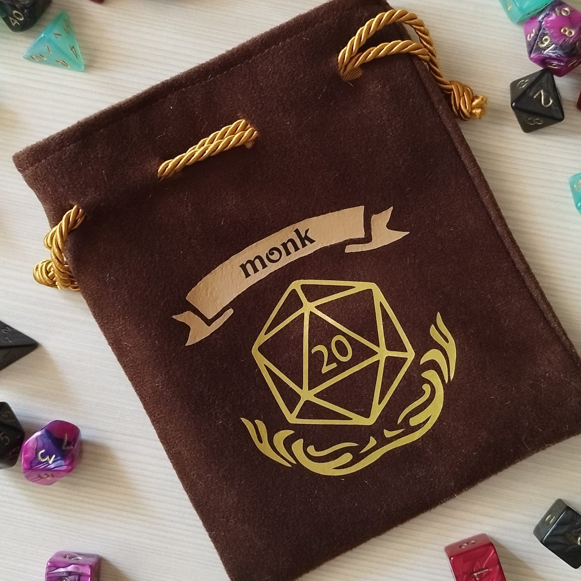 Sacchetto porta dadi classe "Monk" con D20