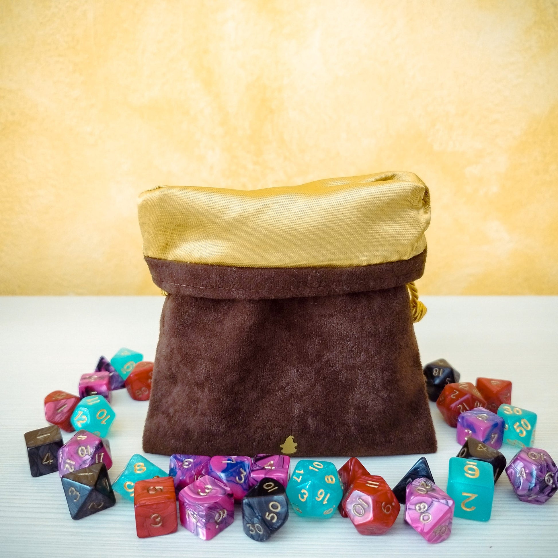 Sacchetto porta dadi classe "Monk" con D20
