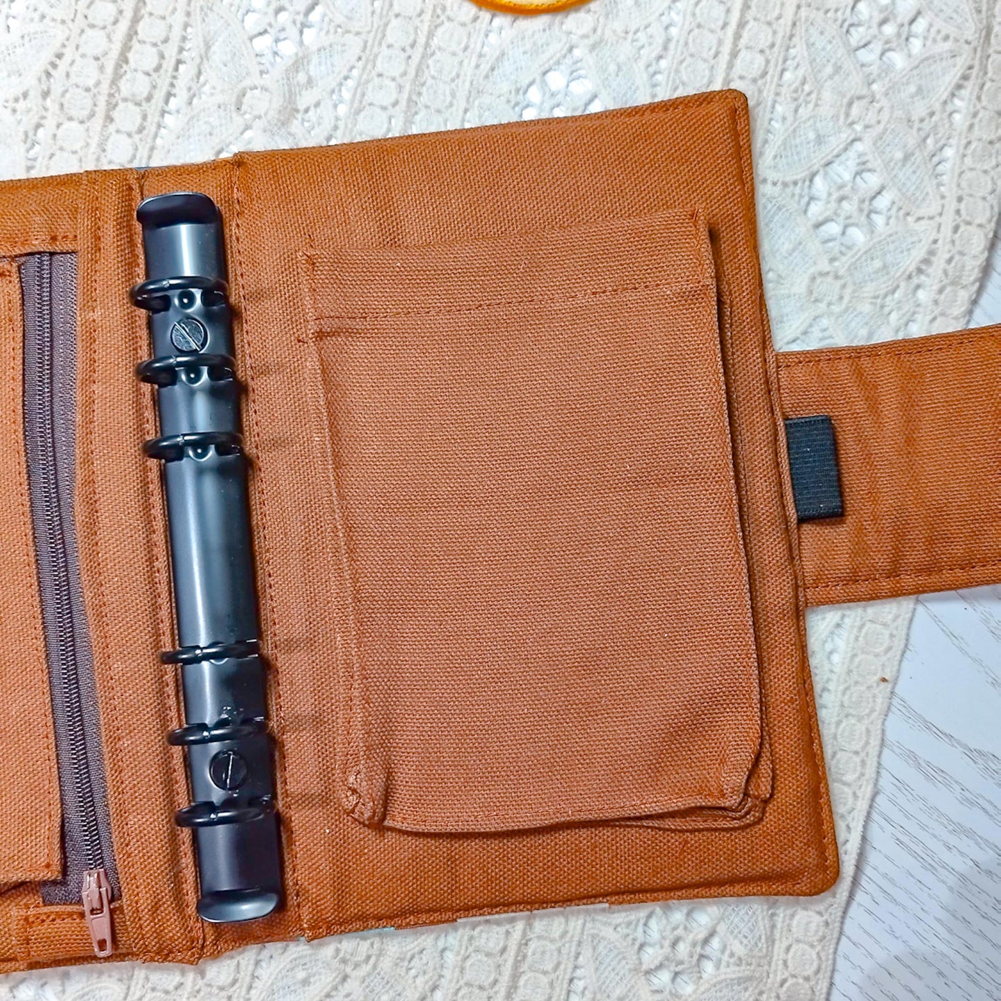 Cover per agenda A6 "Libri sugli scaffali" | Prodotto personalizzato