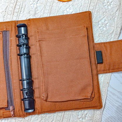 Cover per agenda A6 "Libri sugli scaffali" | Prodotto personalizzato