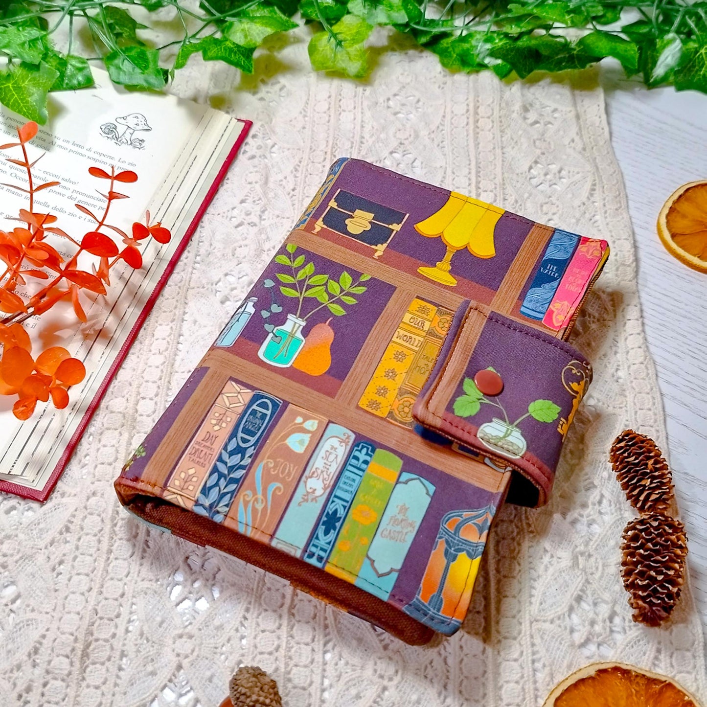 Cover per agenda A6 "Libri sugli scaffali" | Prodotto personalizzato