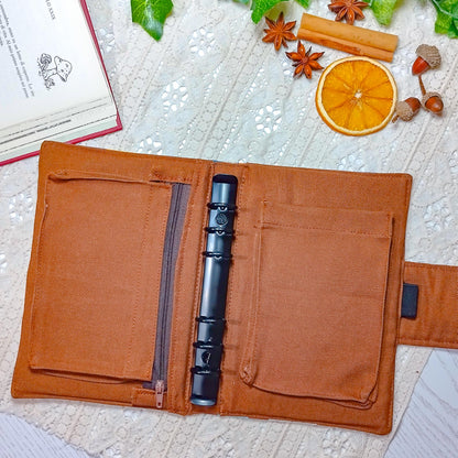 Cover per agenda A6 "Libri sugli scaffali" | Prodotto personalizzato